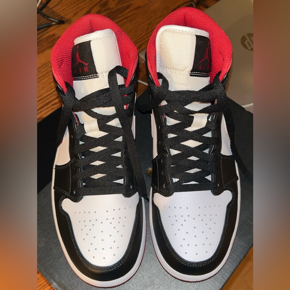Air Jordan 1 Mid, white/gym red-black, size 8 men’s/women’s 9 1/2❤️ - Picture 2 of 6